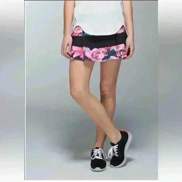 Lululemon Pace Rival Skirt (Regular) *4-way Stretch
Secret Garden / Black - Picture 2 of 9